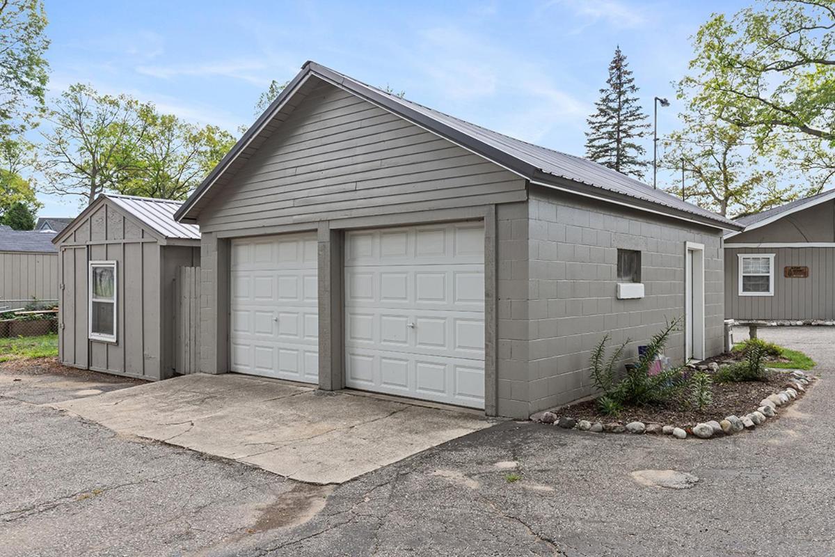 Lakeside Getaway With Dock, Firepit, Grill Newaygo Exteriör bild