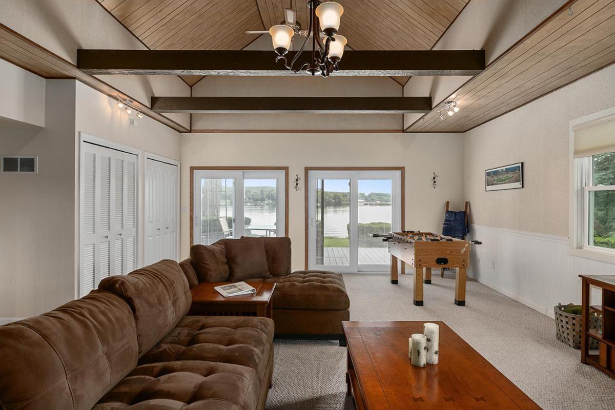 Lakeside Getaway With Dock, Firepit, Grill Newaygo Exteriör bild